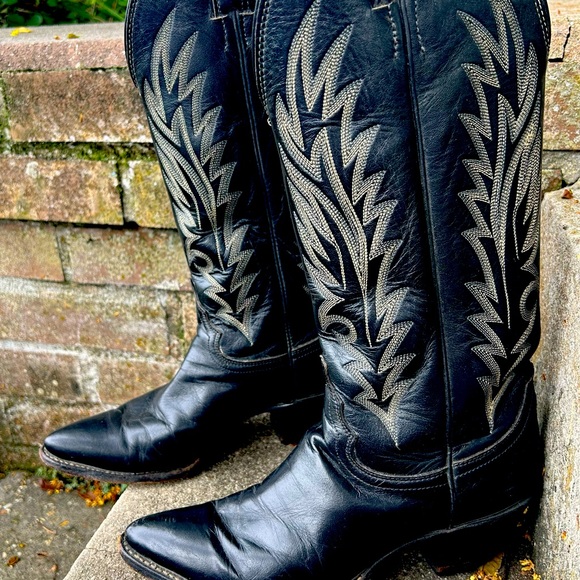 Justin Women’s Black Cowboy Boots - Picture 3 of 6